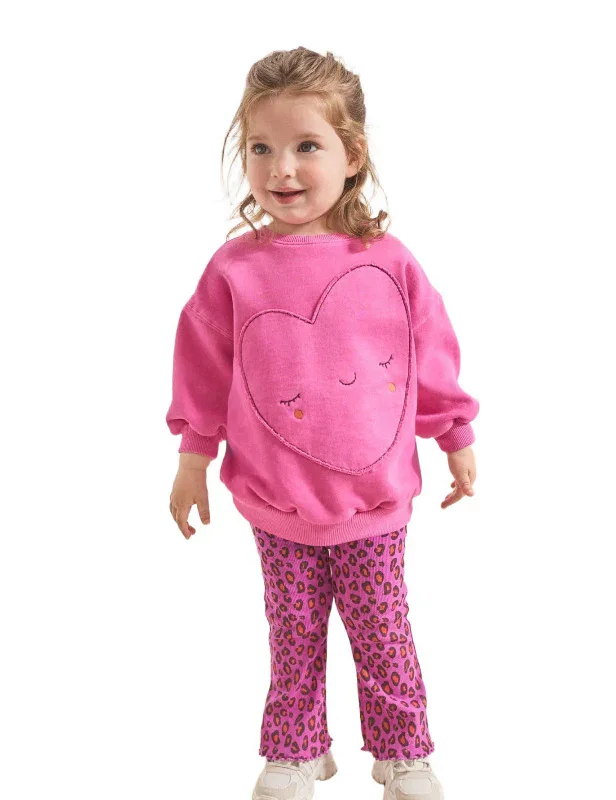 Big Heart Cute Sweatshirt - Image 2